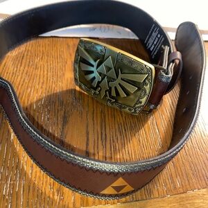 Nintendo The Legend of Zelda Gold Triforce Belt Buckle 2017 w belt S/28-30W
